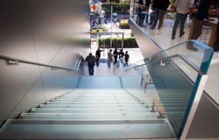 传统百货的黄昏与未来零售的曙光 探索贸易代理新形态